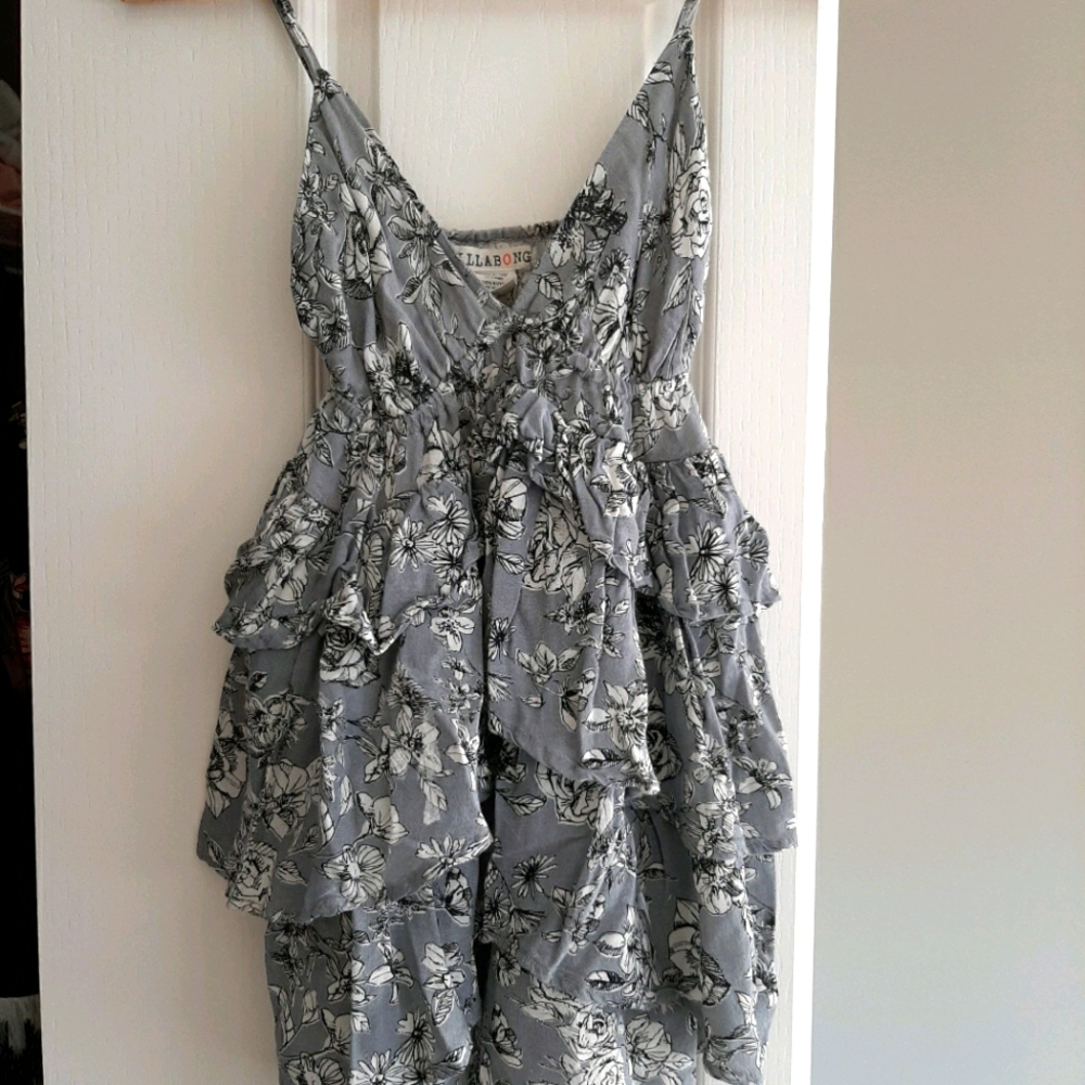 Billabong layered ruffle Top